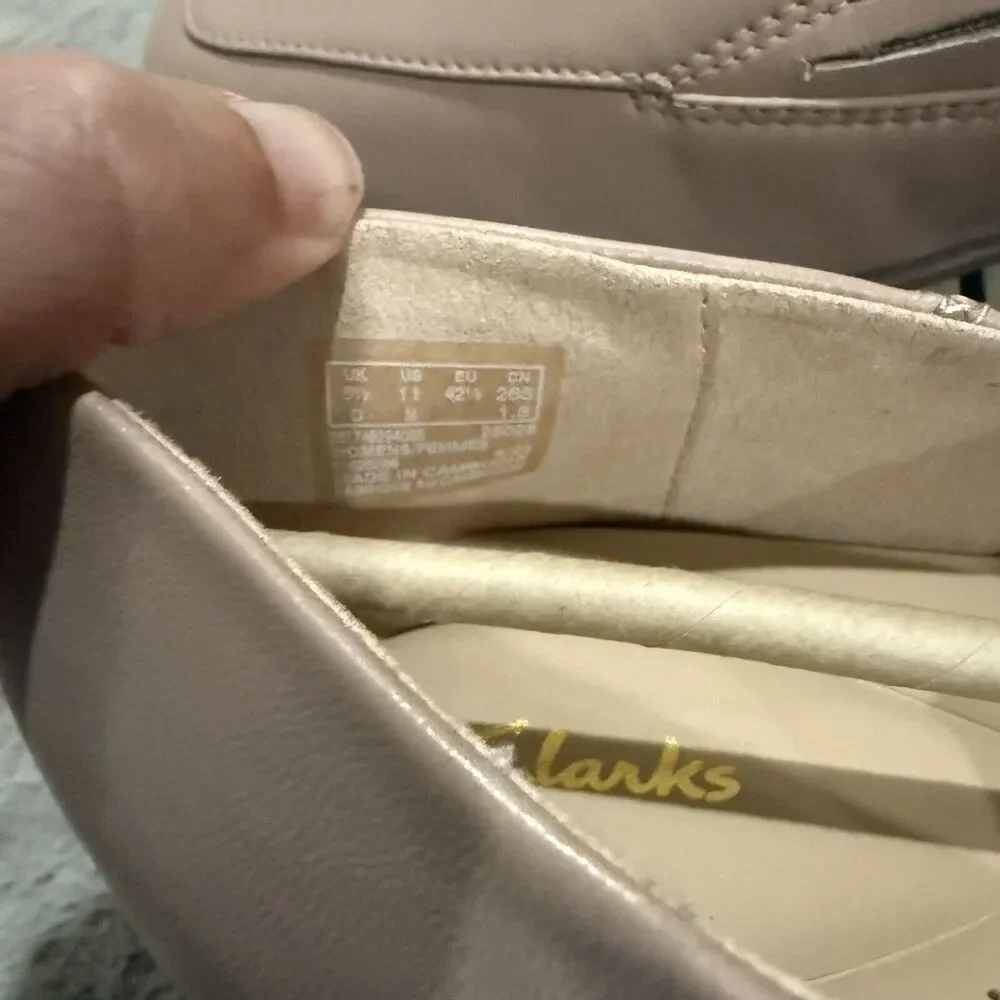 NIB CLARKS Sarafyna Freva Leather Flat Women US Size‎ 11 M Praline Career Office